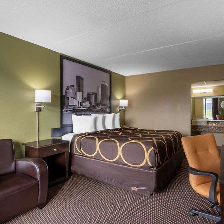 Super 8 By Wyndham Perrysburg-Toledo Hotel Екстериор снимка