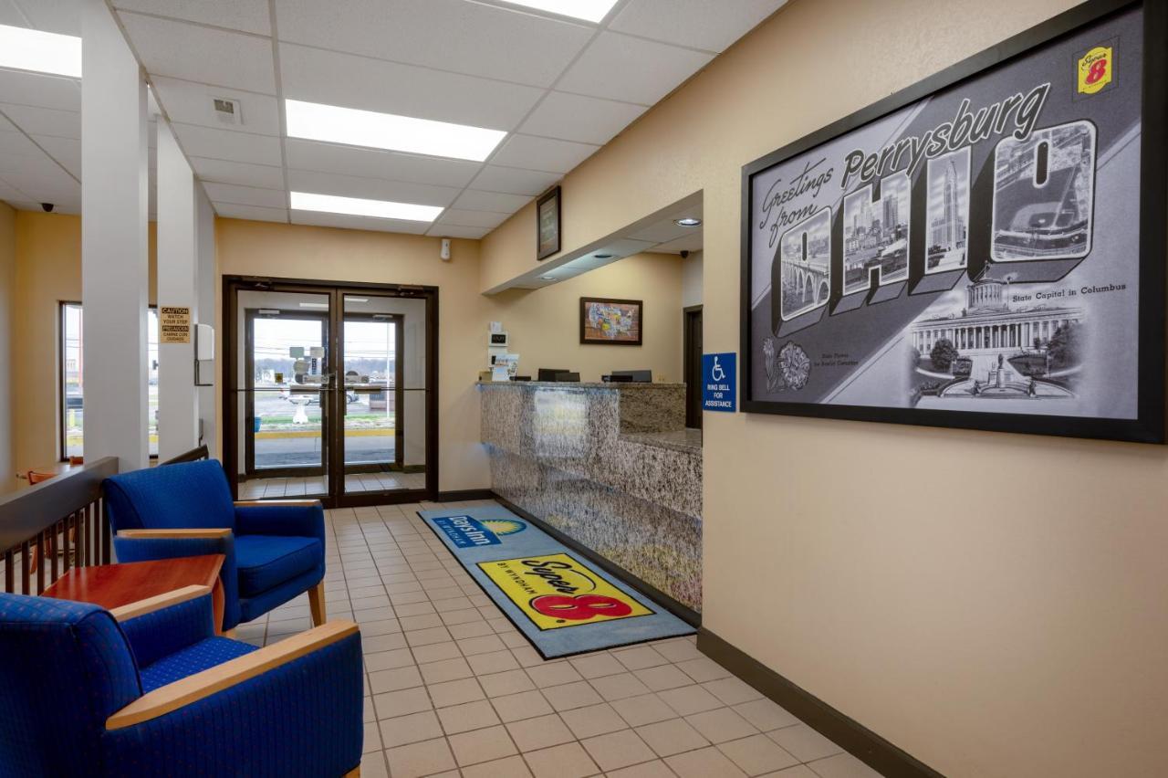 Super 8 By Wyndham Perrysburg-Toledo Hotel Екстериор снимка