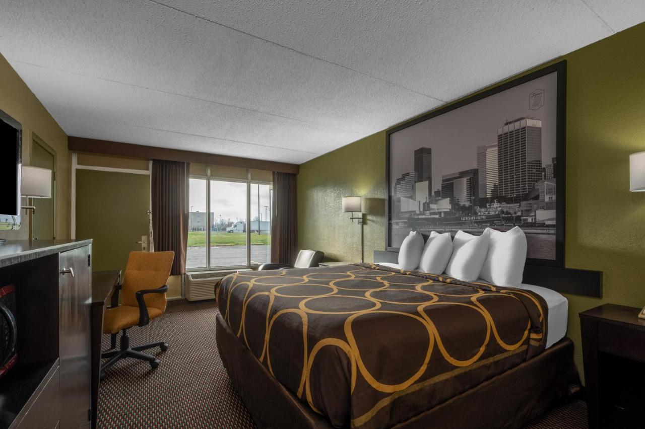 Super 8 By Wyndham Perrysburg-Toledo Hotel Екстериор снимка