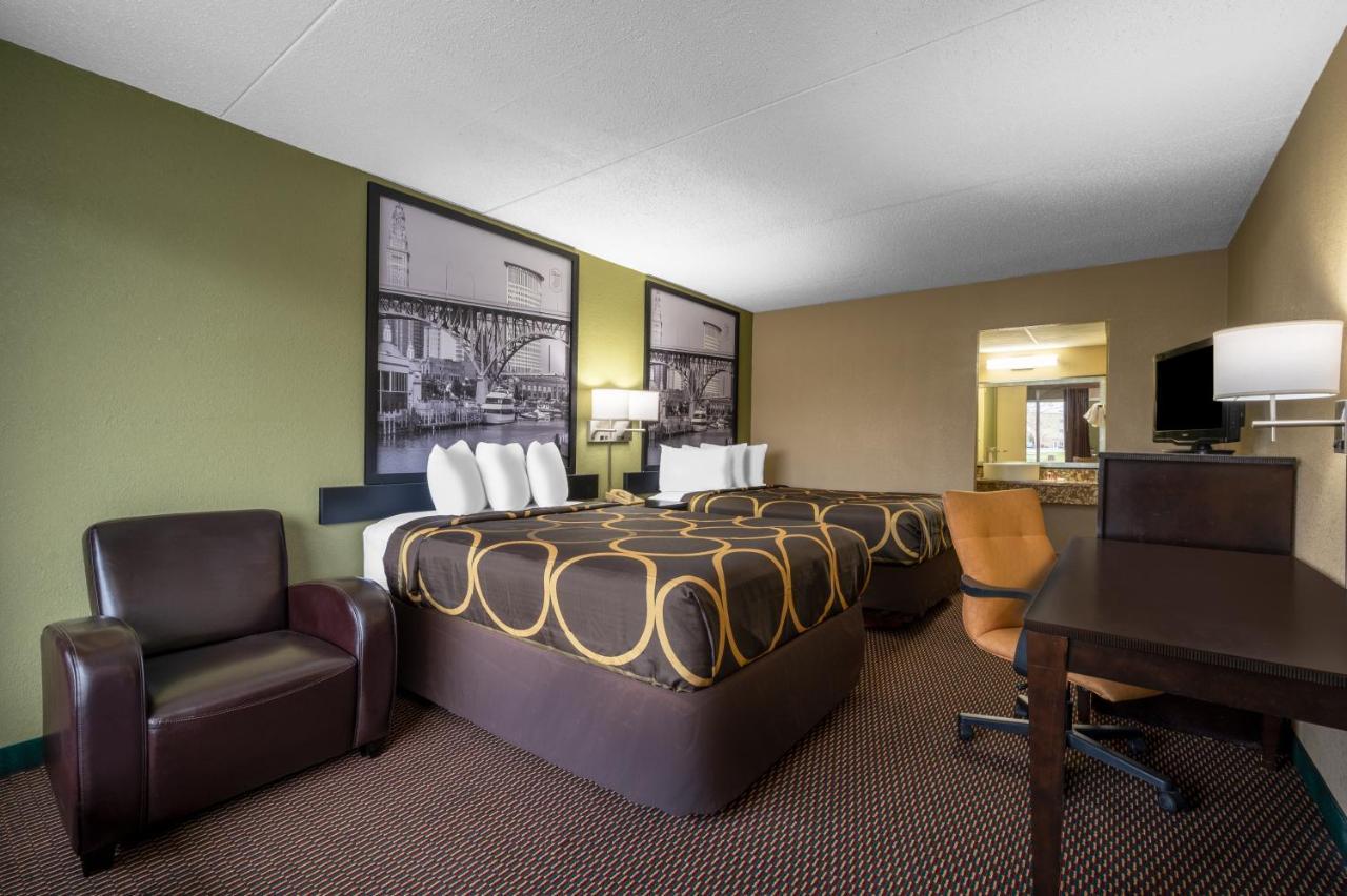Super 8 By Wyndham Perrysburg-Toledo Hotel Екстериор снимка