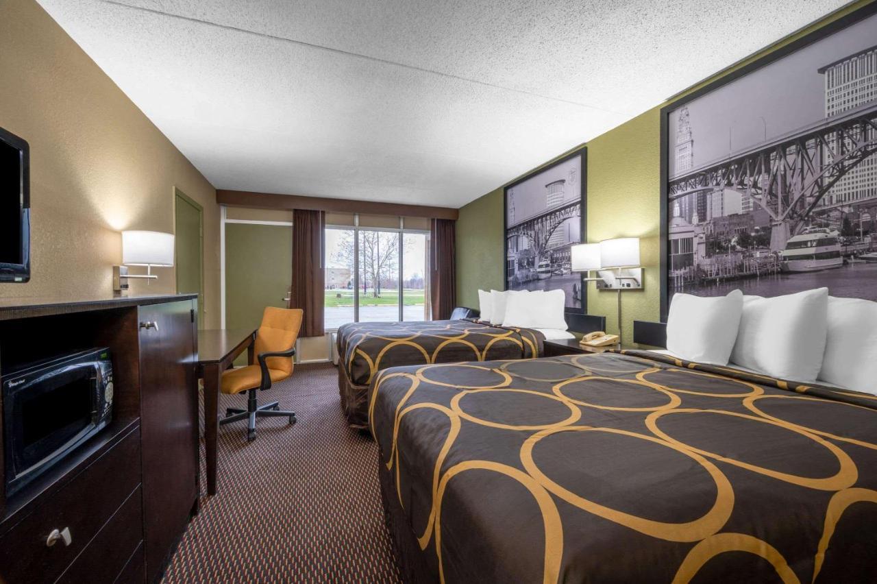 Super 8 By Wyndham Perrysburg-Toledo Hotel Екстериор снимка