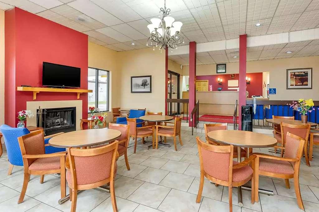 Super 8 By Wyndham Perrysburg-Toledo Hotel Съоръжения снимка