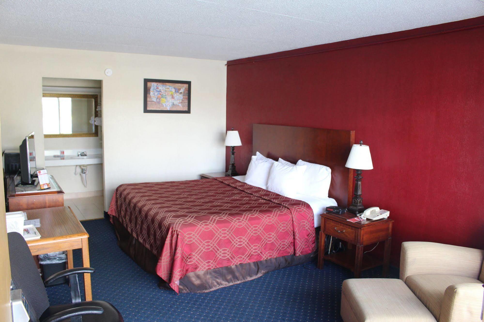 Super 8 By Wyndham Perrysburg-Toledo Hotel Екстериор снимка