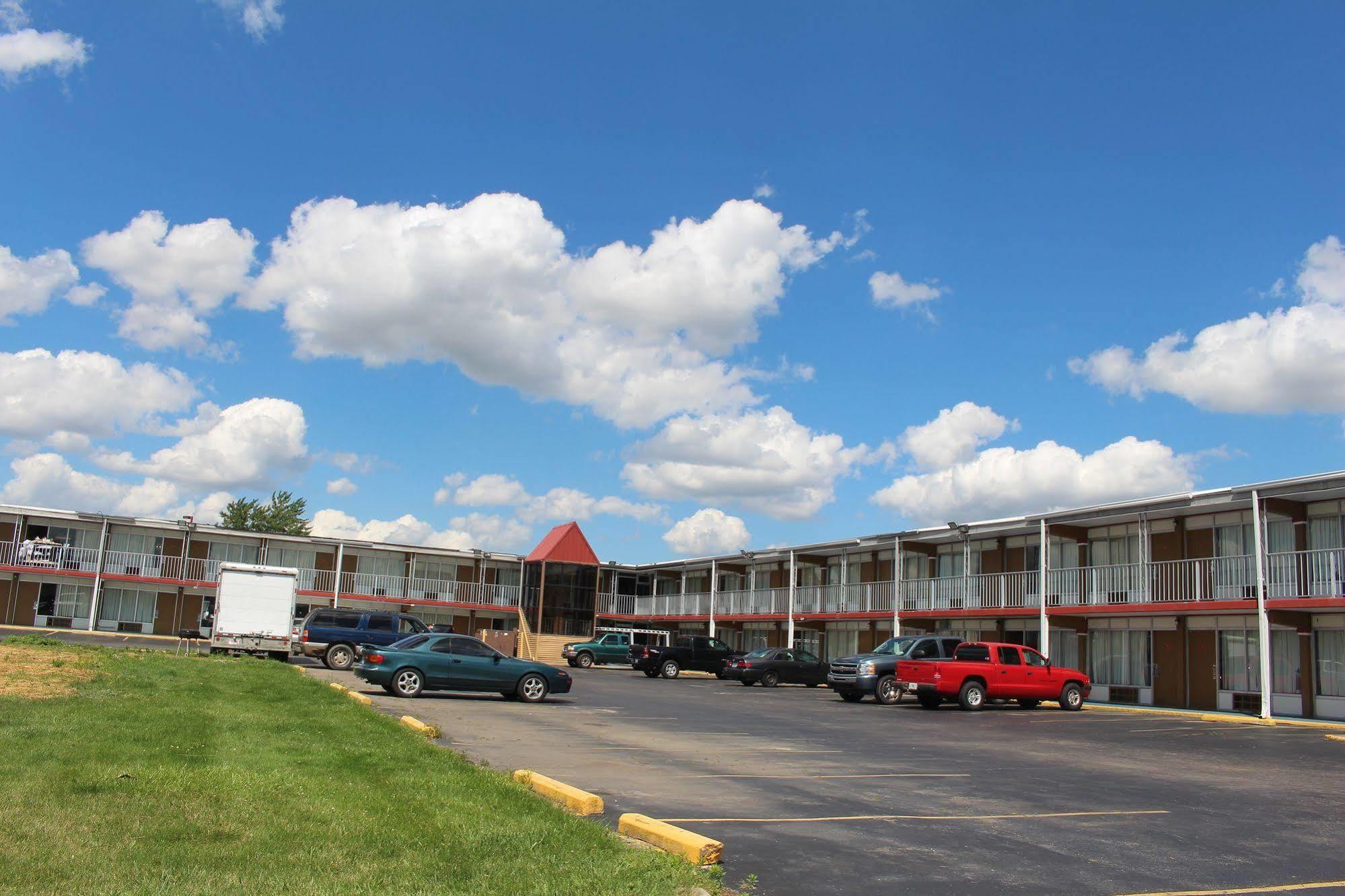 Super 8 By Wyndham Perrysburg-Toledo Hotel Екстериор снимка