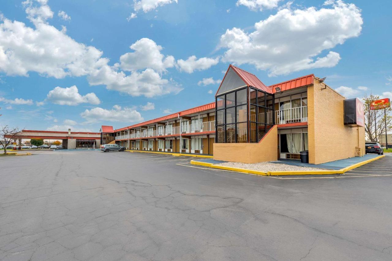 Super 8 By Wyndham Perrysburg-Toledo Hotel Екстериор снимка